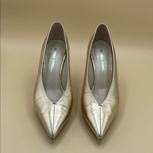 Andrea Torelli Gold Women’s Pumps Size 6